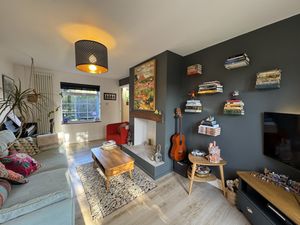 Lounge- click for photo gallery